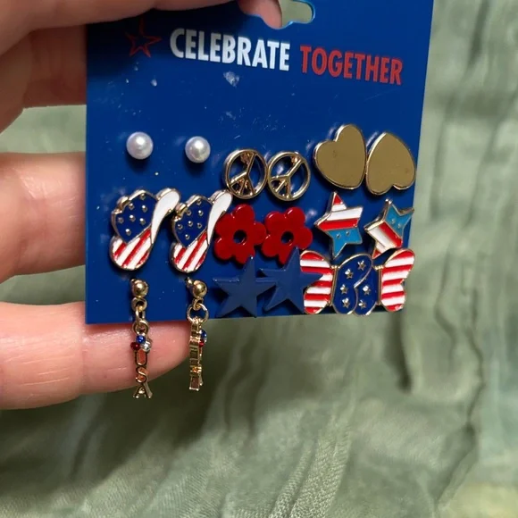 9 Patriotic Earrings Set NWT - Picture 5 of 6